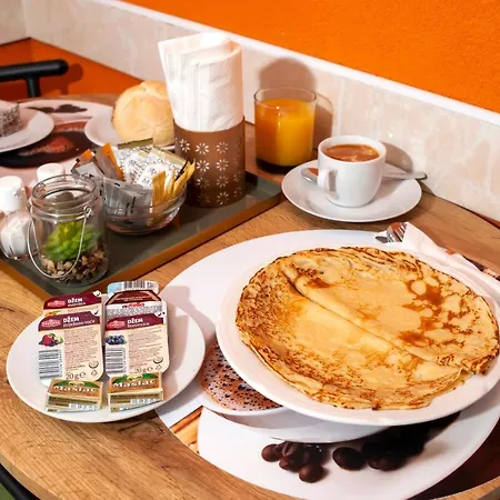 Erik Adults Only ロヴィニ