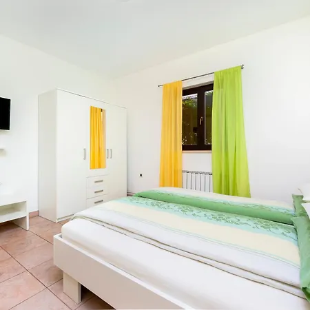 ベッド・アンド・ブレックファスト Erik Adults Only