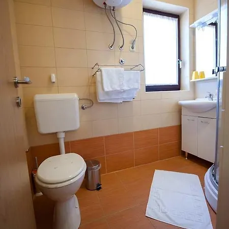 Erik Adults Only 3* ロヴィニ