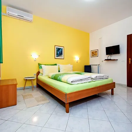 ベッド・アンド・ブレックファスト Erik Adults Only