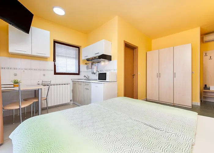 Erik Adults Only Bed & Breakfast 3*