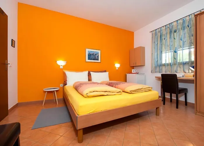 Erik Adults Only Bed & Breakfast