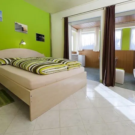 Erik Adults Only Bed & Breakfast